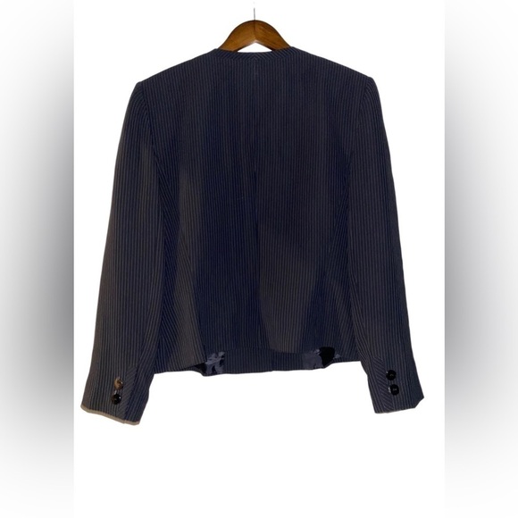 Tahari Arthur S. Levine Pinstripe Button Down Jacket Size 16 Career Office Work - Picture 2 of 7